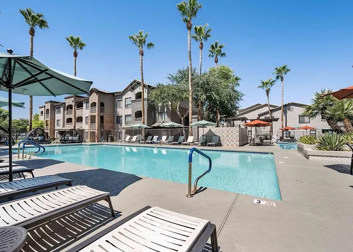 Boulevard Quiet Modern 1br With Pickleball Pool Parking & Gym Apartment