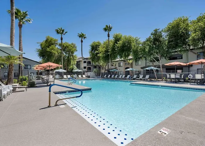 Boulevard Quiet Modern 1br With Pickleball Pool Parking & Gym Apartment *