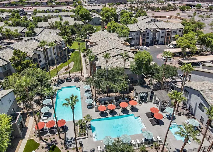 Apartment Boulevard Quiet Modern 1br With Pickleball Pool Parking & Gym
